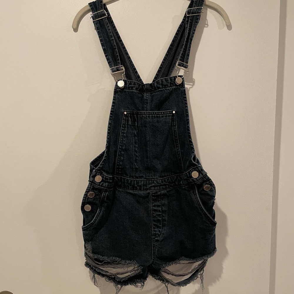 BlankNYC short overalls. Black denim.
